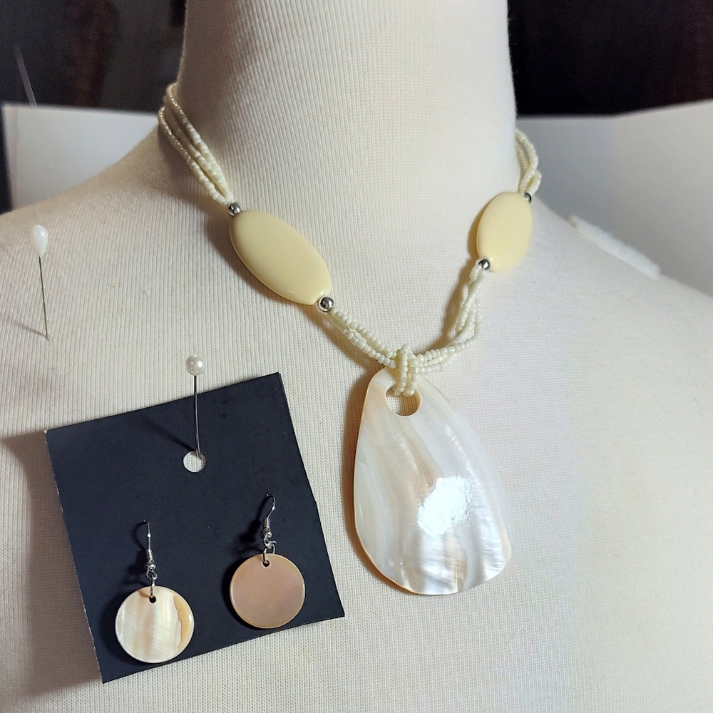 Fashion Jewelry Cream Shell Necklace Set
